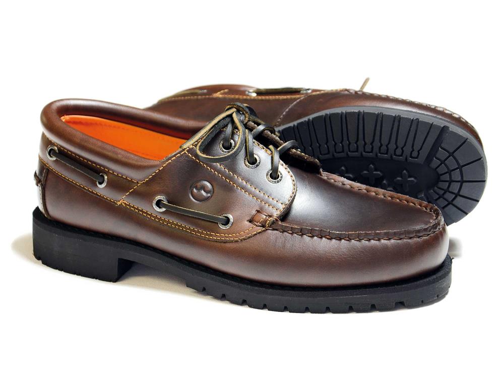 Experience Quality and Style with BUFFALO OAK Men's Dark Brown