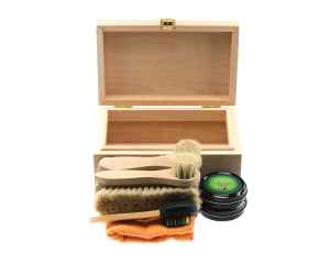 Shoe cleaning kit in beech box